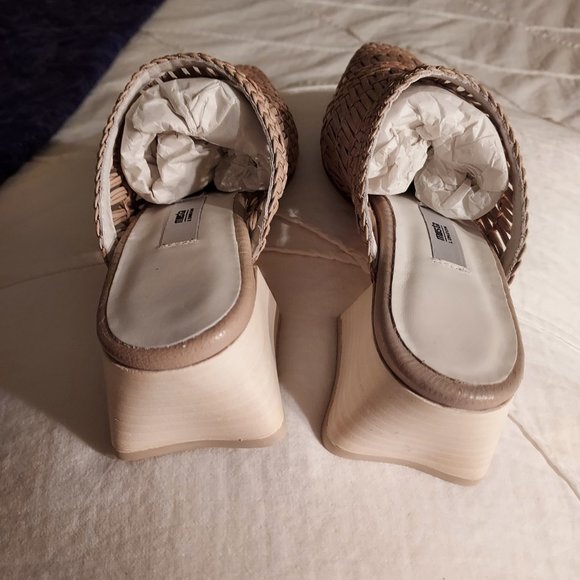 NIB Miista Araxie parchment mule, size 38 (7.5) - Picture 6 of 8